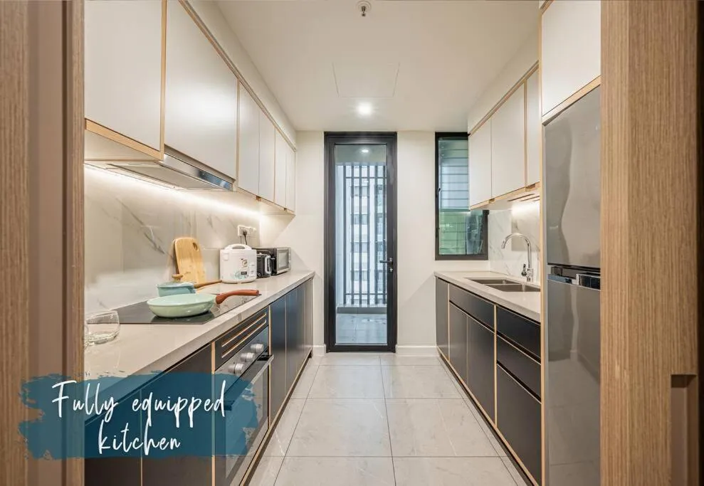 Image 4 of Modern 3BR Panoramic City Views