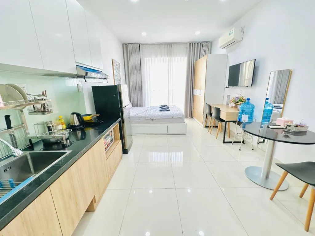 Image 1 of Mordern balcony 1 BR with kitchen 403