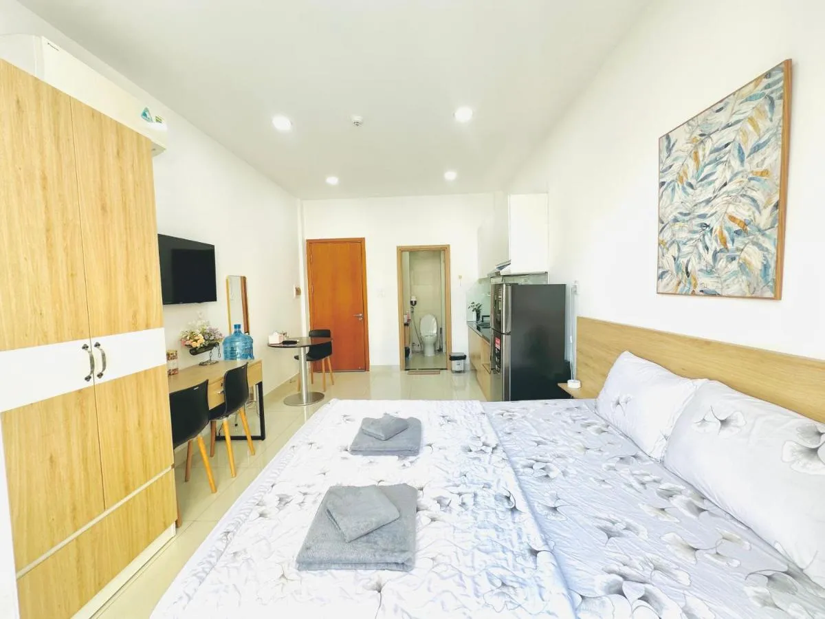 Image 3 of Mordern balcony 1 BR with kitchen 403