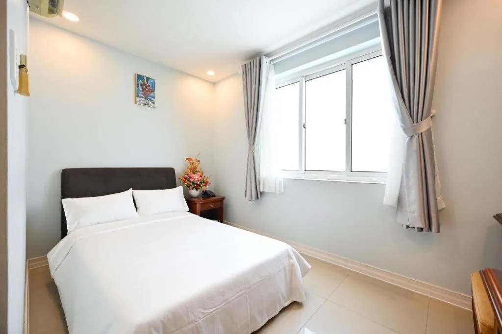 Image 3 of New Sunny 1 Hotel Q7 by BAY LUXURY