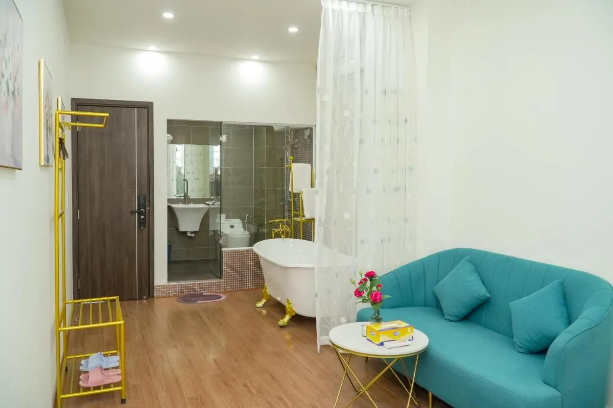 Image 3 of Palas House