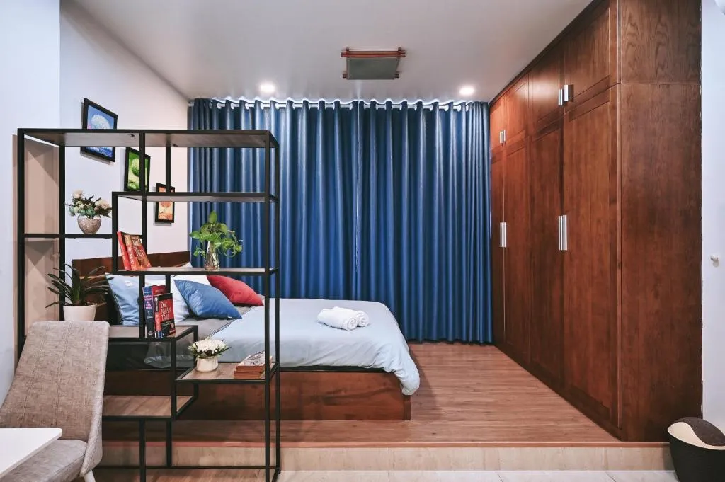 Image 1 of Qhome