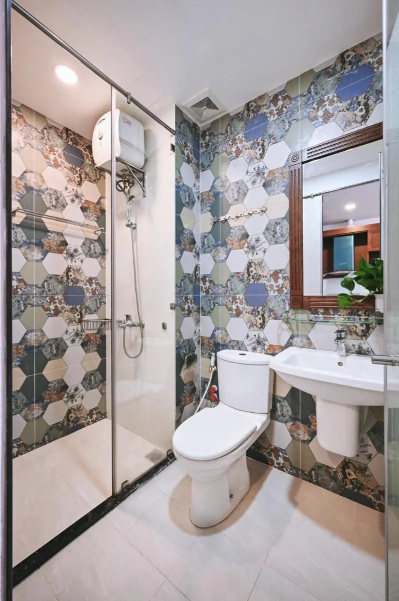 Image 5 of Qhome