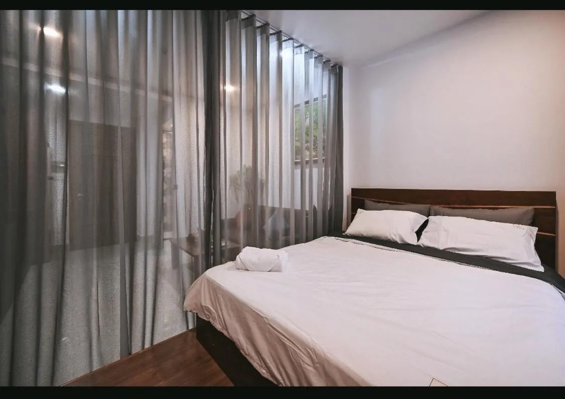 Image 4 of Qhome