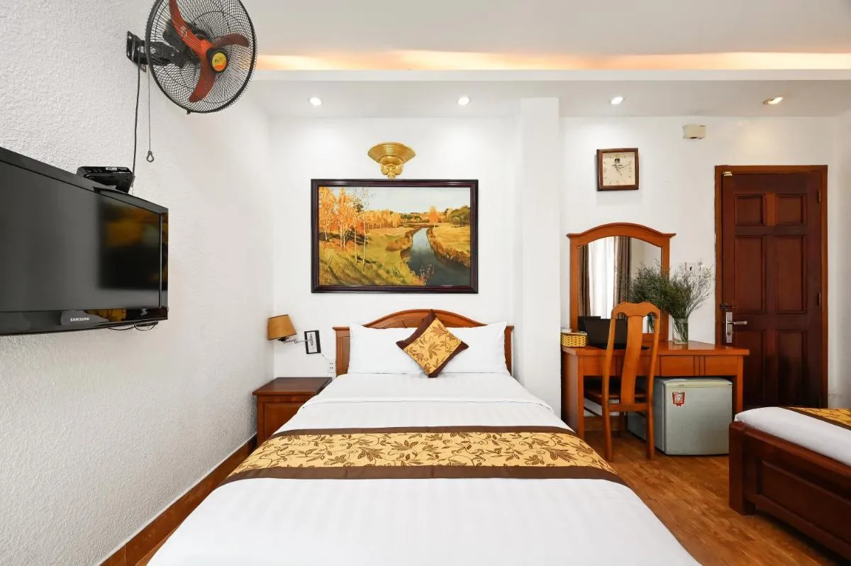 Image 4 of Queen Hotel Saigon Airport