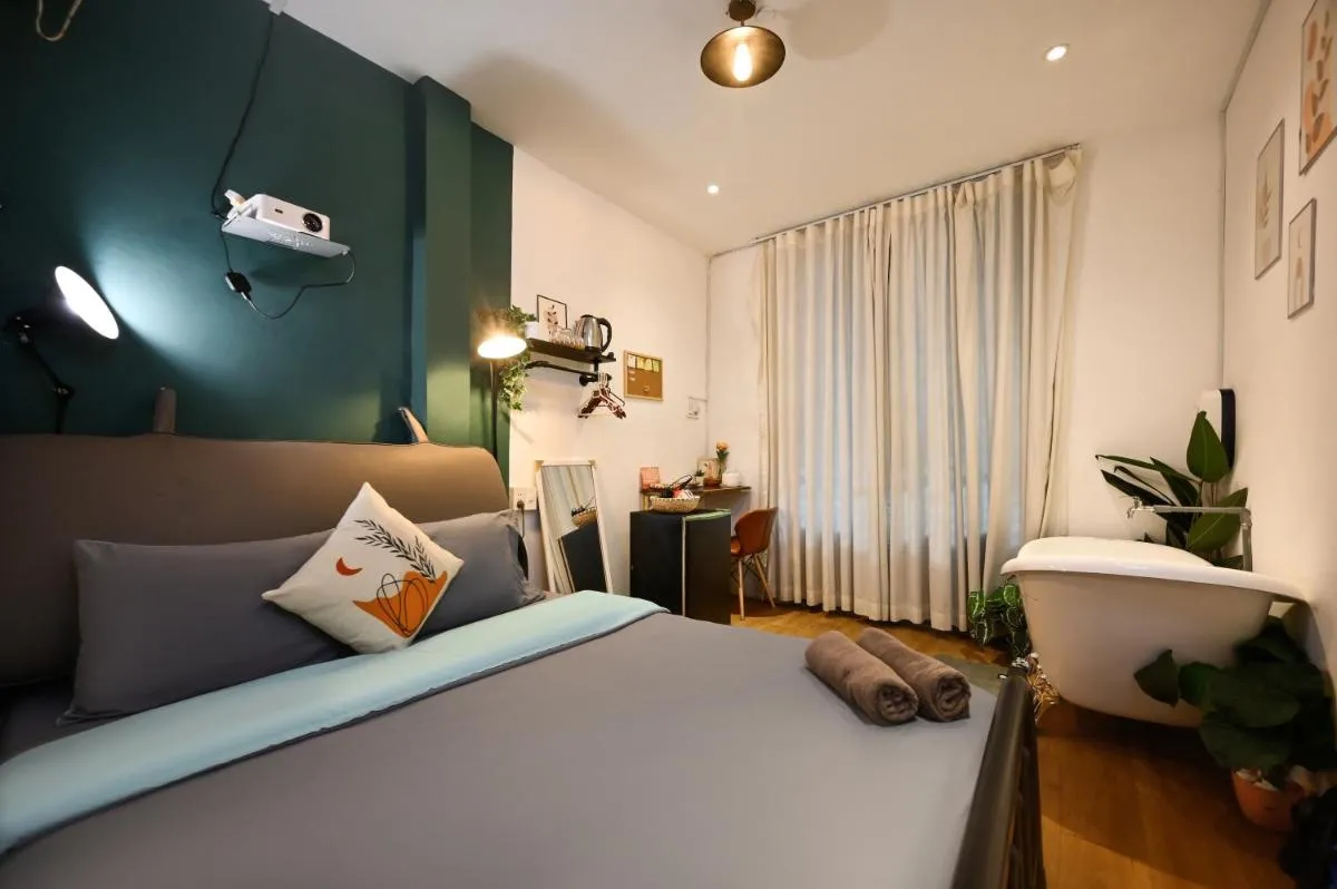 Image 4 of Saigon Hideout