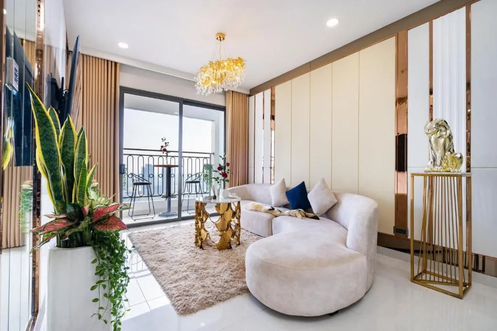 Image 1 of Saigon Royal – MM