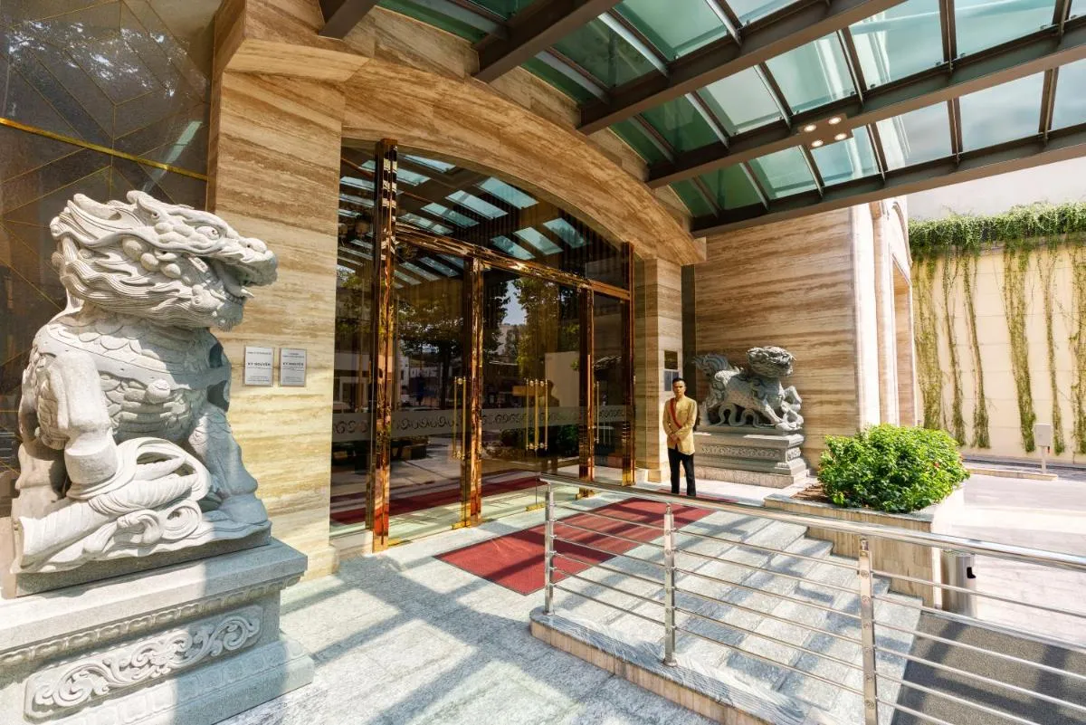 Image 3 of Sherwood Suites