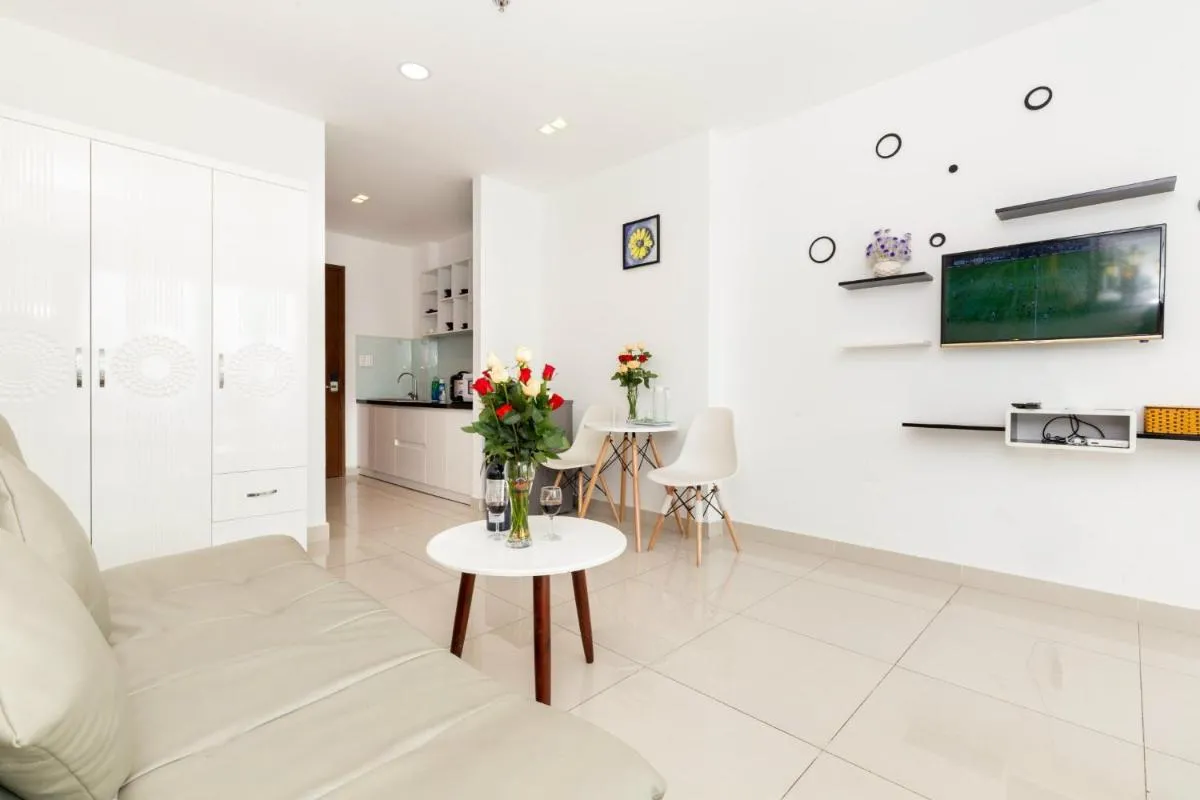 Image 4 of Sky Center Apartment