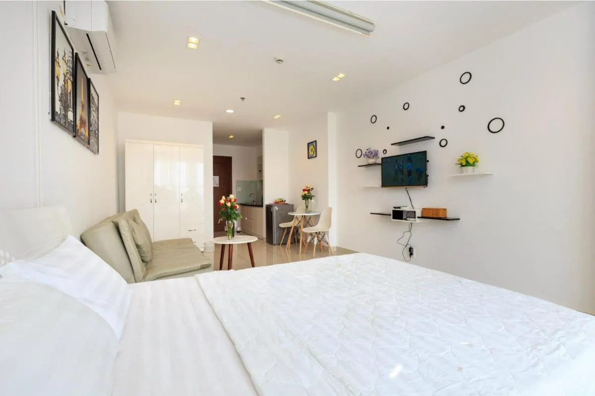 Image 5 of Sky Center Apartment