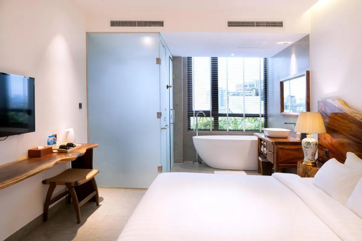 Image 4 of Sky Gem Central Hotel