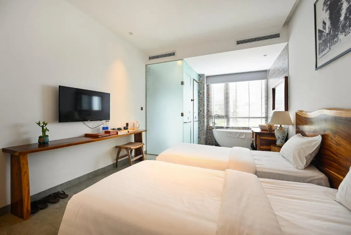 Image 3 of Sky Gem Central Hotel