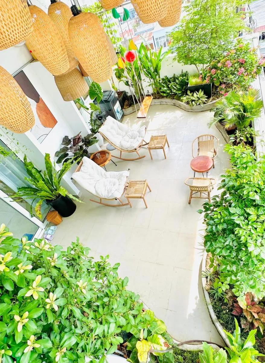 Image 4 of Skyline Penthouse Greenery