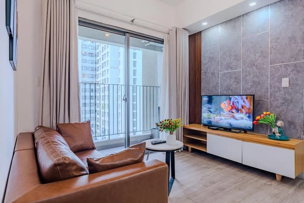 Image 3 of Spacious 2 Bed Rooms Condo in Masteri Thao Dien