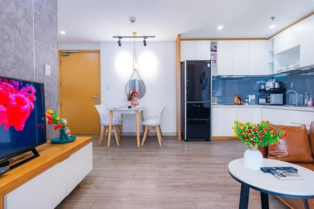 Image 4 of Spacious 2 Bed Rooms Condo in Masteri Thao Dien