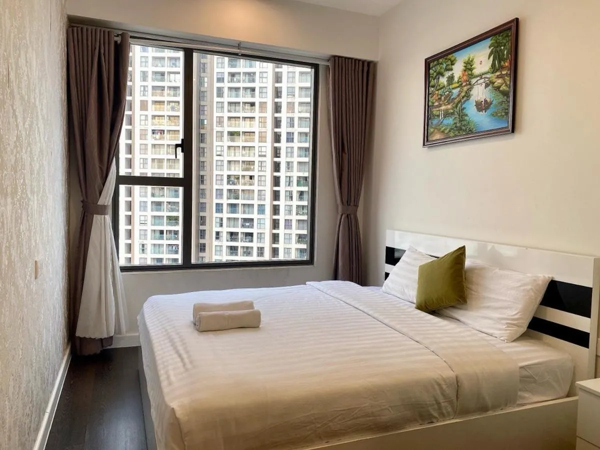 Image 5 of Spacious Apartment in District 7