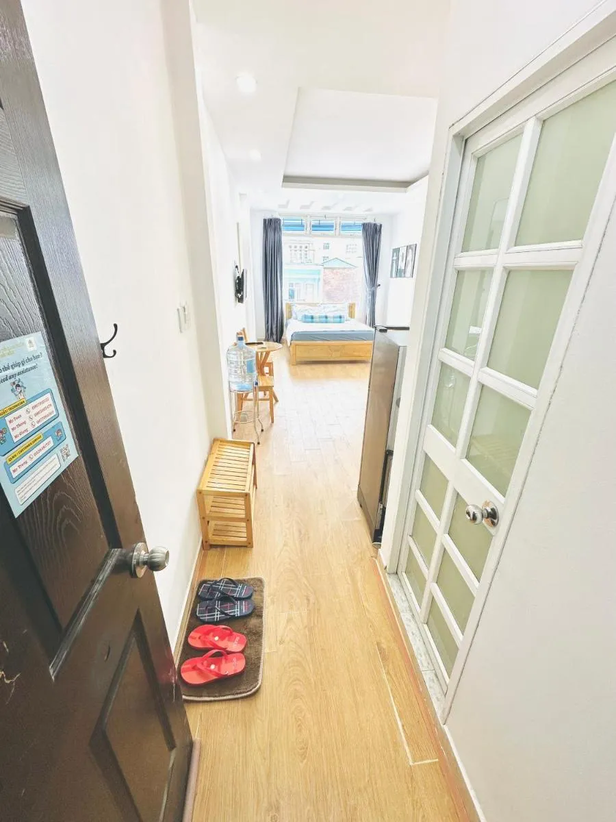 Image 4 of Spacious, private room in District 1