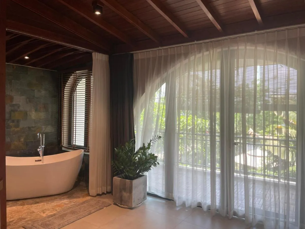 Image 3 of TROPICAL HOUSE RIVERSIDE RETREAT