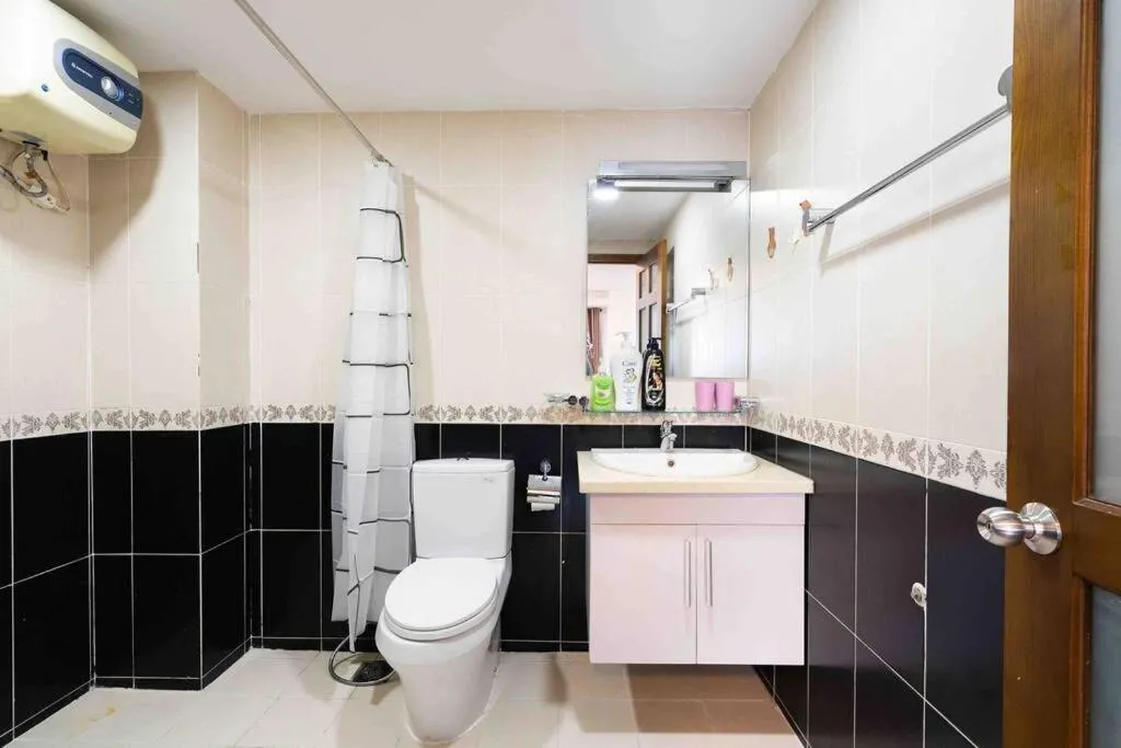 Image 3 of The 1st district, spacious apartment/Next Bui Vien