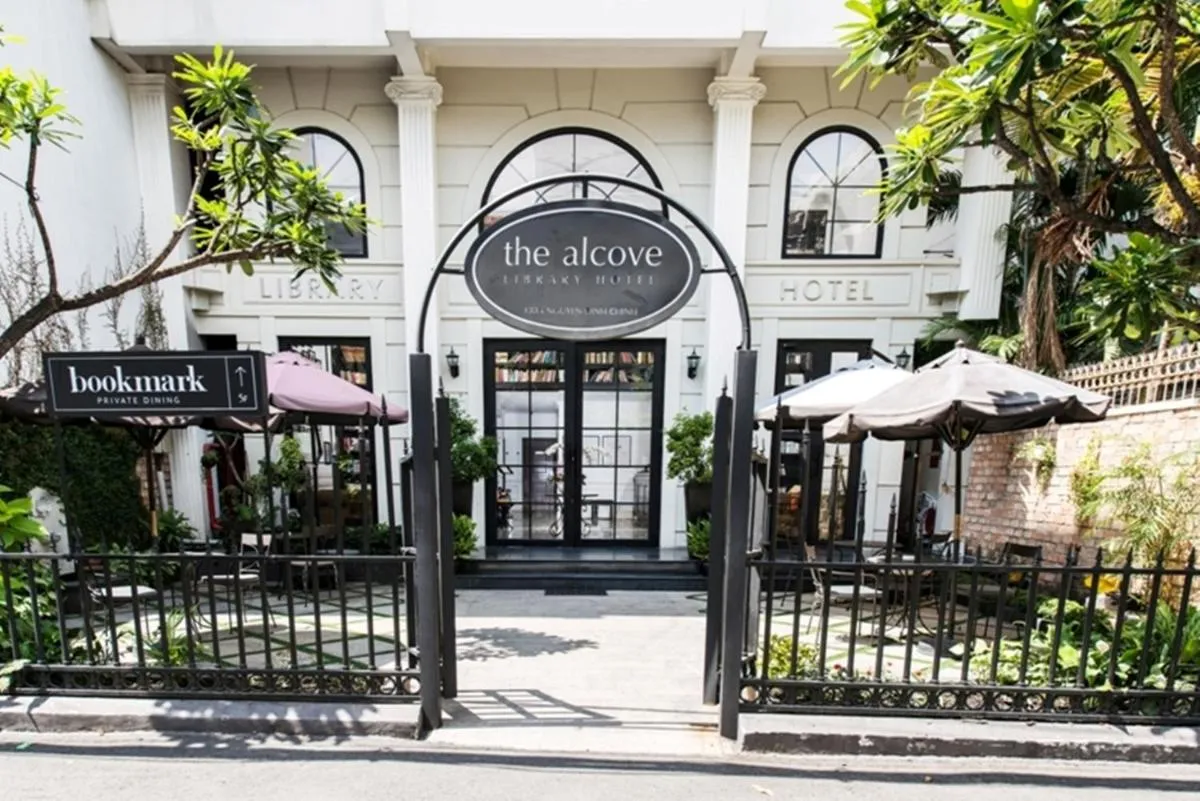 Image 5 of The Alcove Library Hotel
