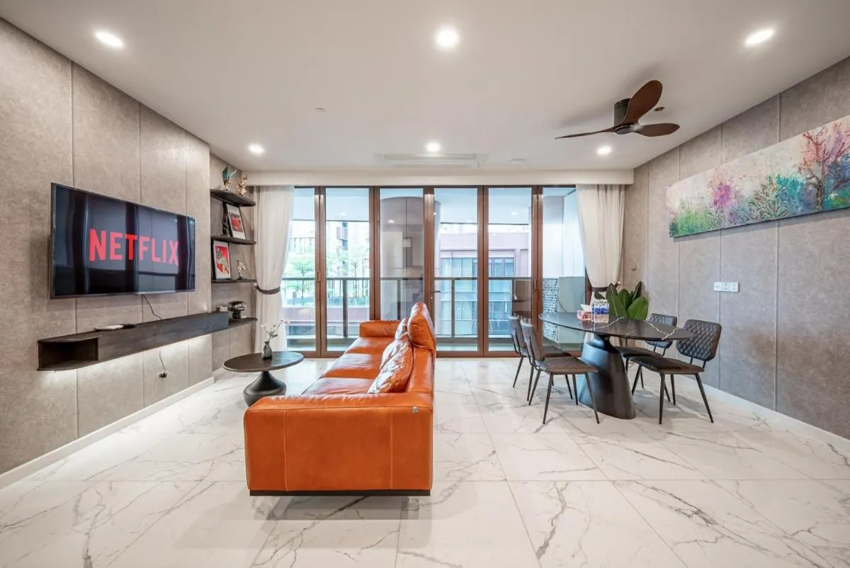 Image 3 of The Metropole Apartment