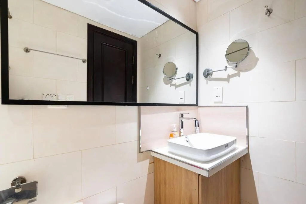 Image 3 of The Rixx Japantown Lancaster bathtub Netflix bar