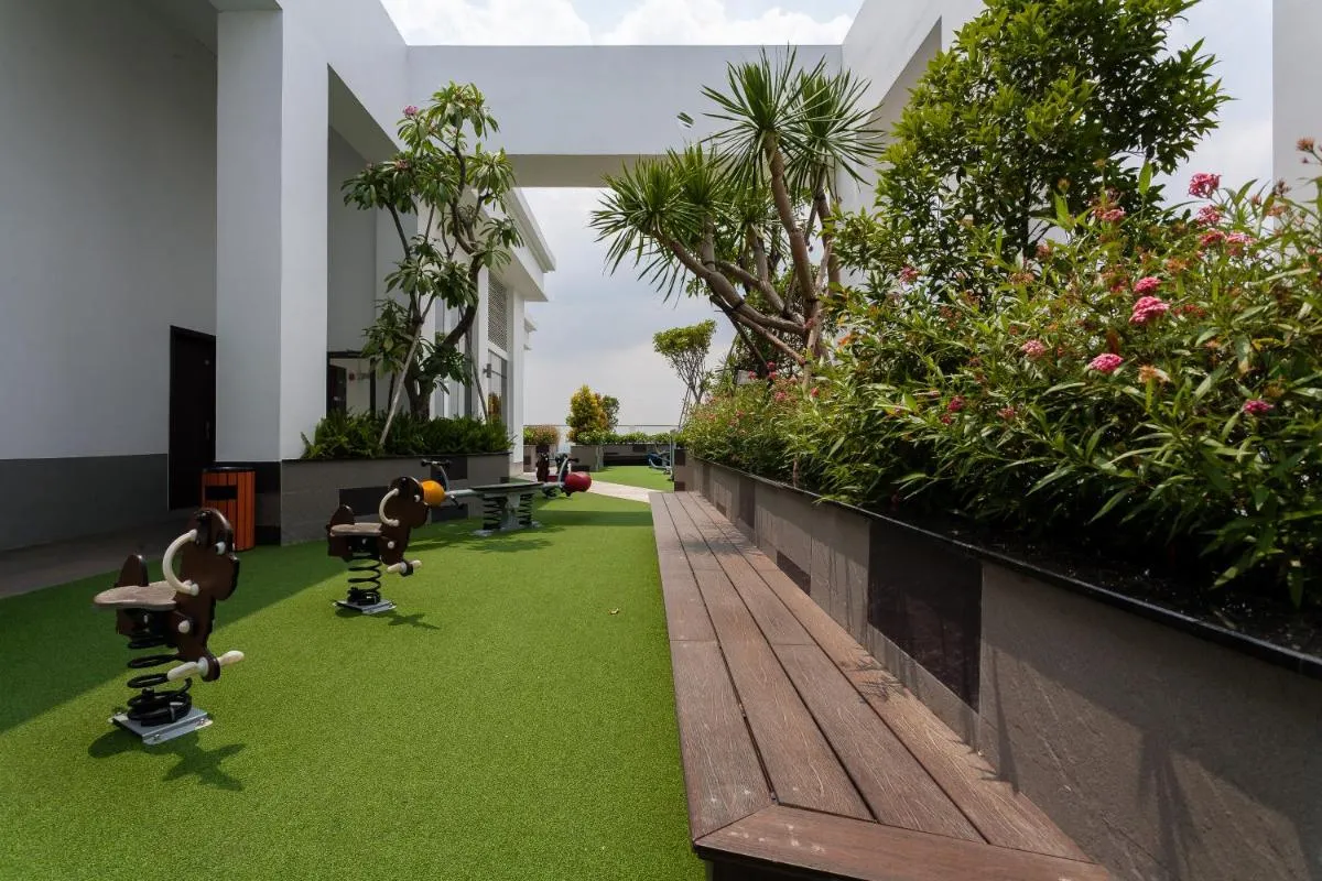 Image 3 of Tresor tropical studios