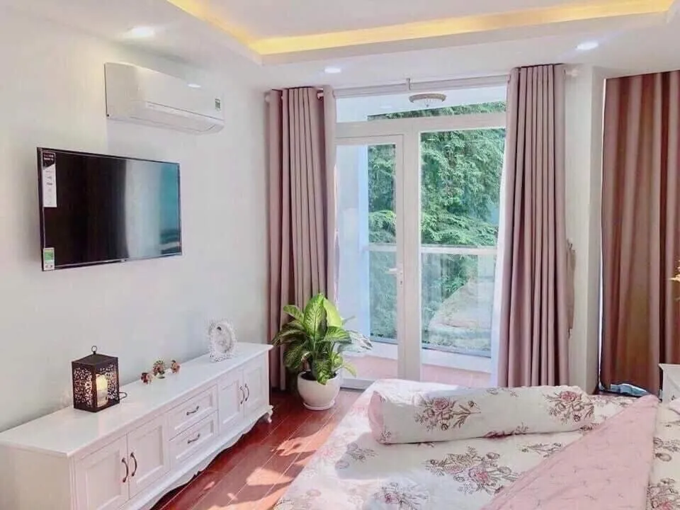 Image 3 of Tropical House