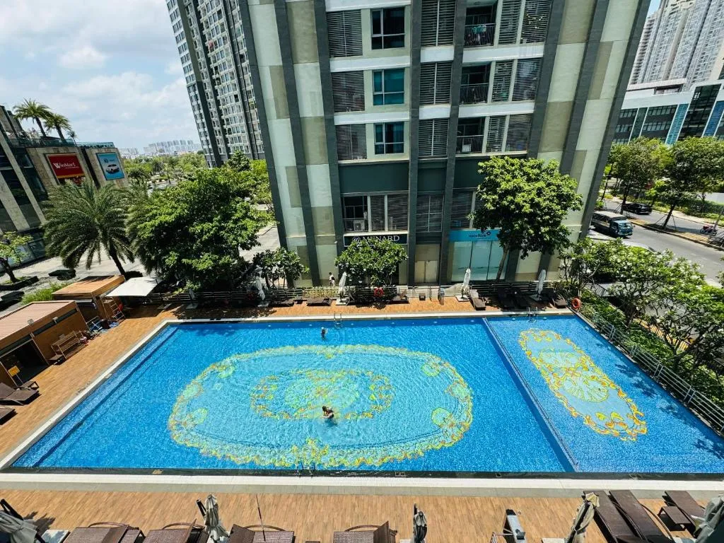 Image 1 of VINHOMES LANDMARK CONDOTEL SUITE