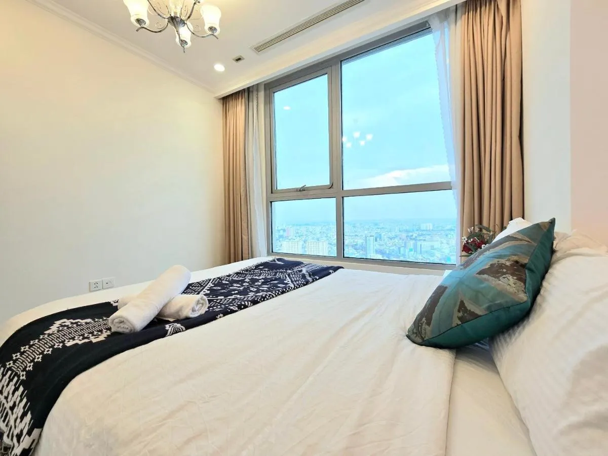 Image 3 of Vinhomes Central Park Premier Apartment
