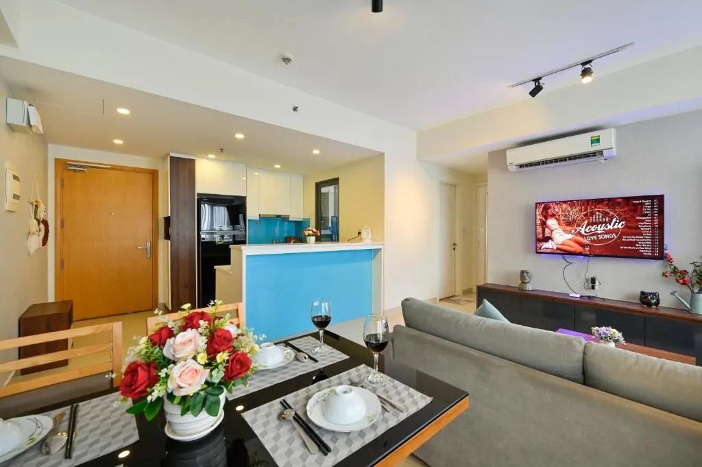 Image 1 of Wonderful 2 BR condo in Masteri T1, fully furnished with full amenities
