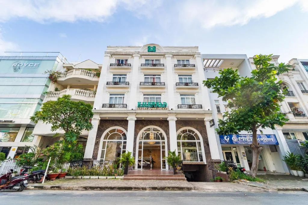 Image 1 of Collection O Emerald Luxury Apartment – Near SECC