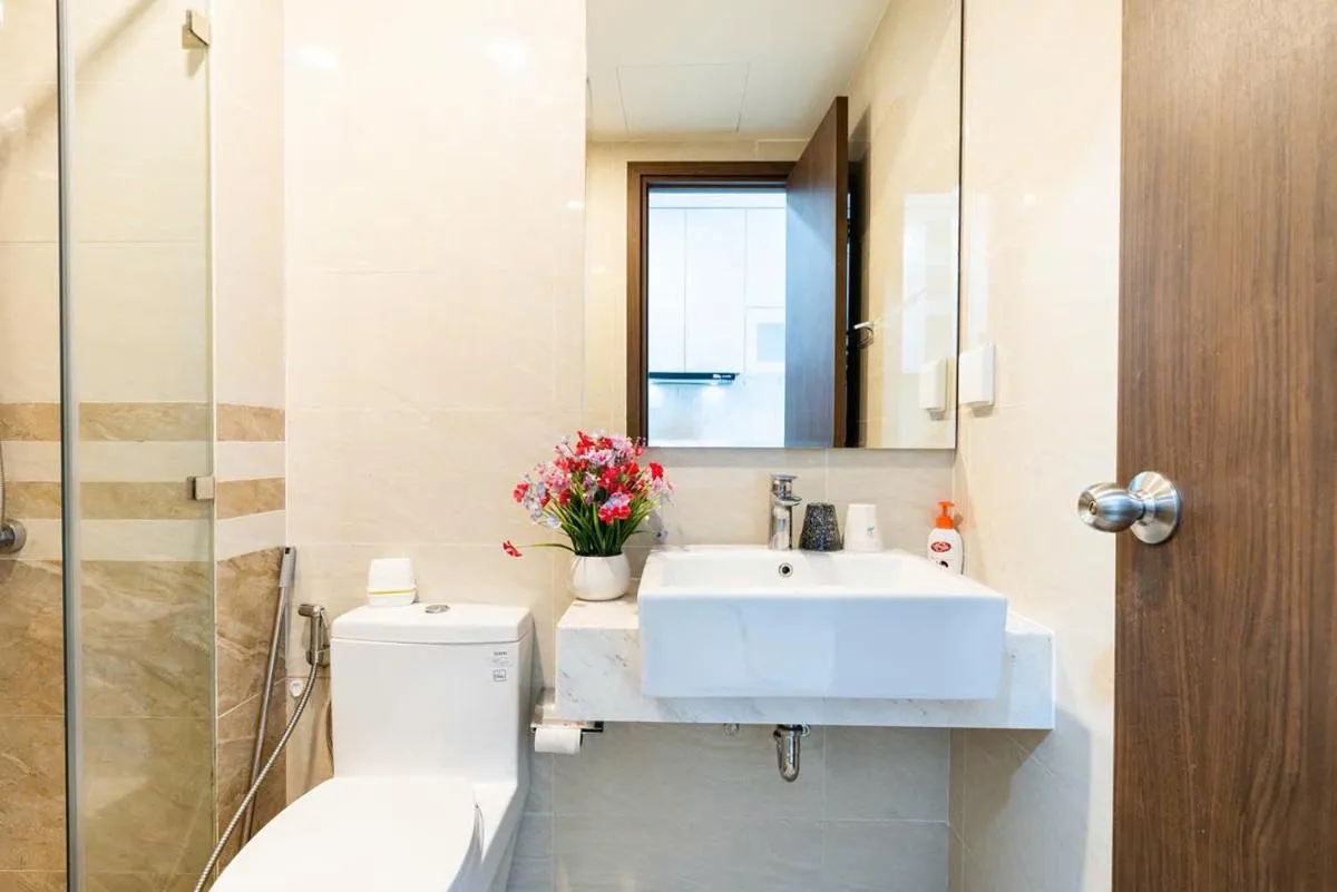 Image 3 of Functional Studio Saigon Royal Hana Apart