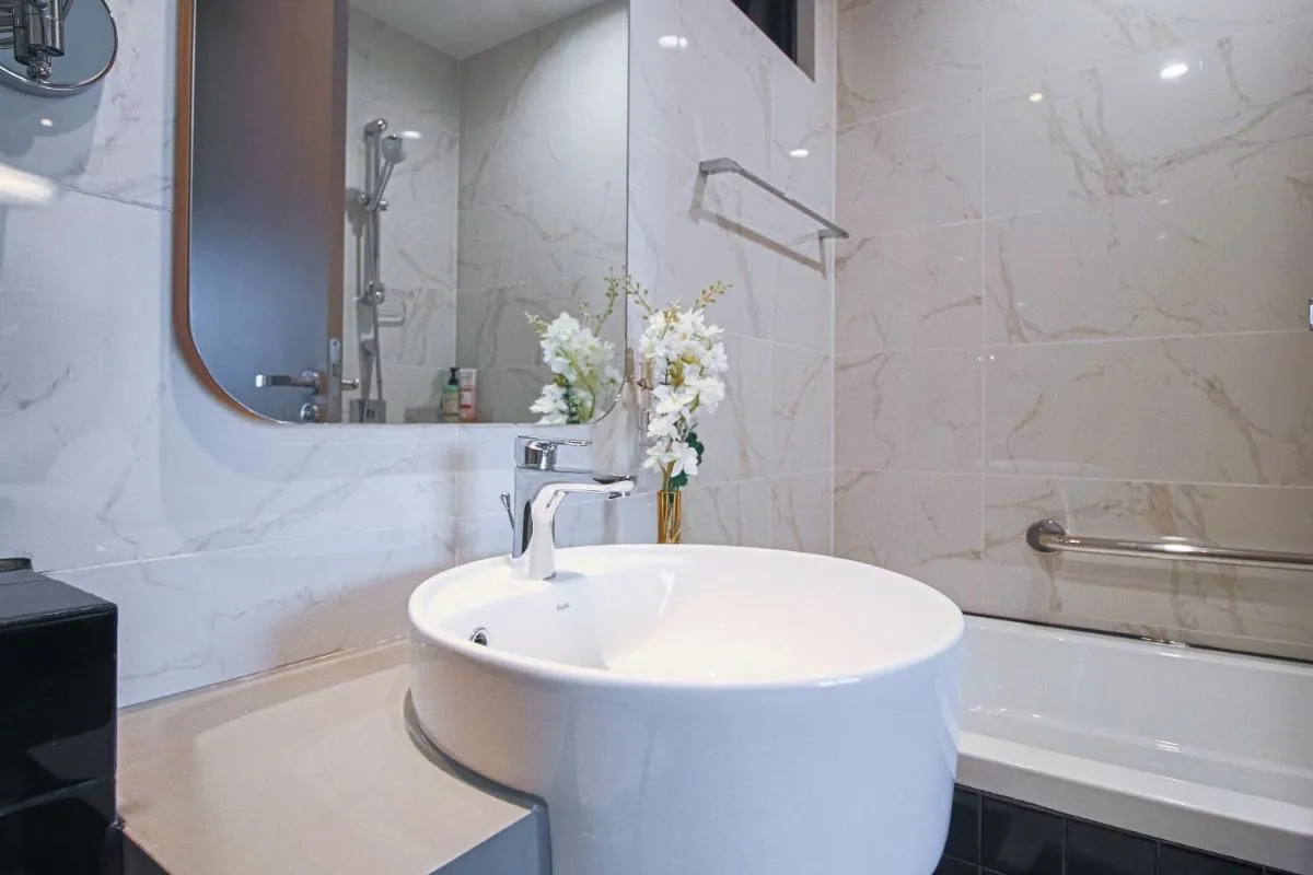 Image 3 of HighClass Suites – D1mension & Zenity, Night Sky View and Central