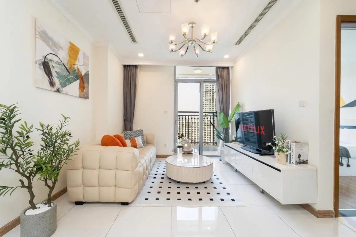 Image 4 of Luminous Landmark Apartment