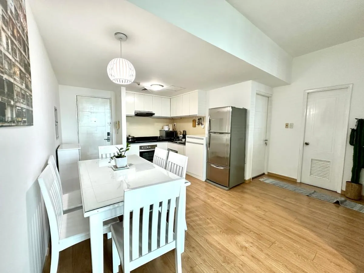 Image 3 of Luxury 2 bedrooms Condo by Notre-Dame