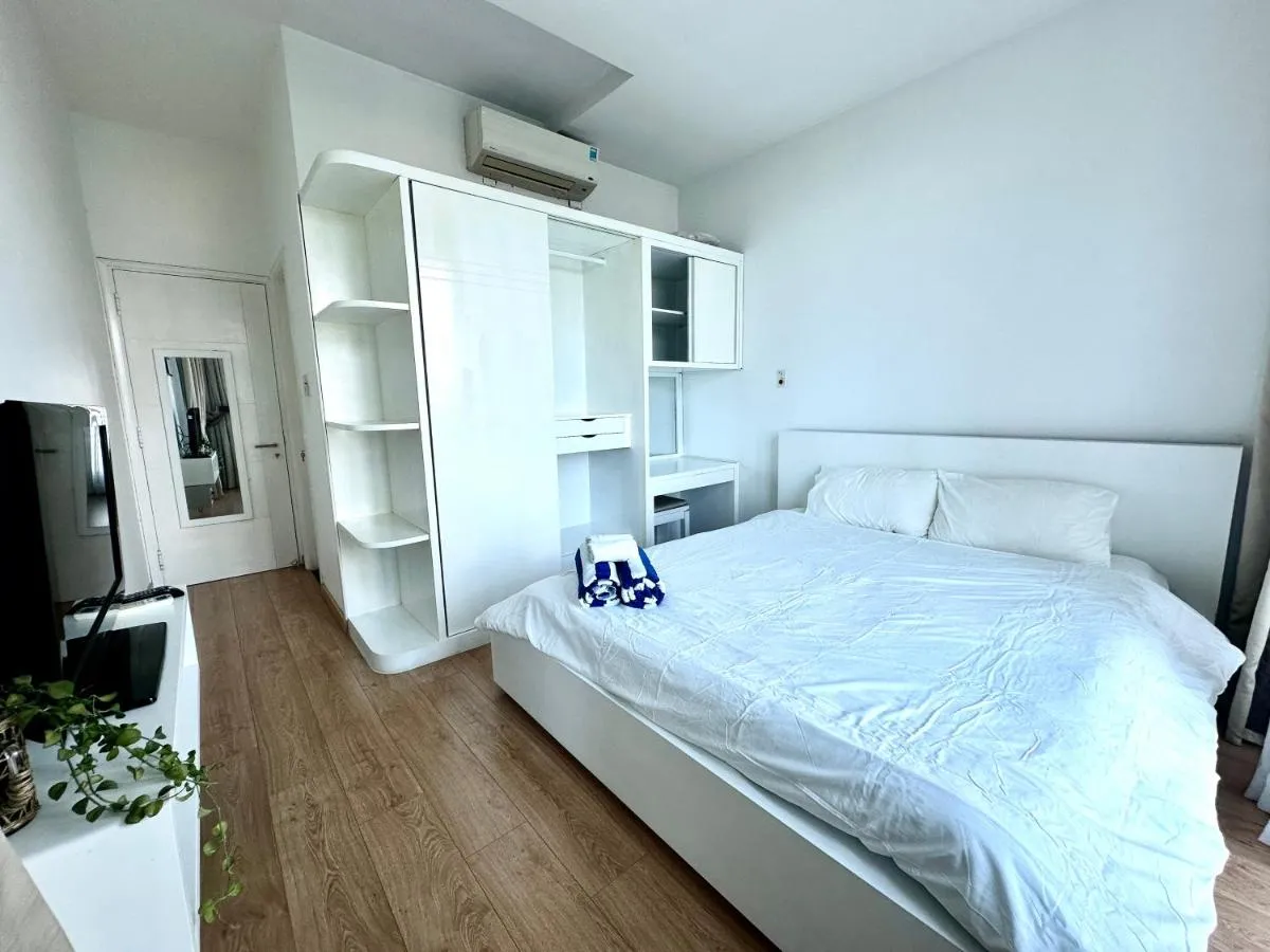 Image 5 of Luxury 2 bedrooms Condo by Notre-Dame