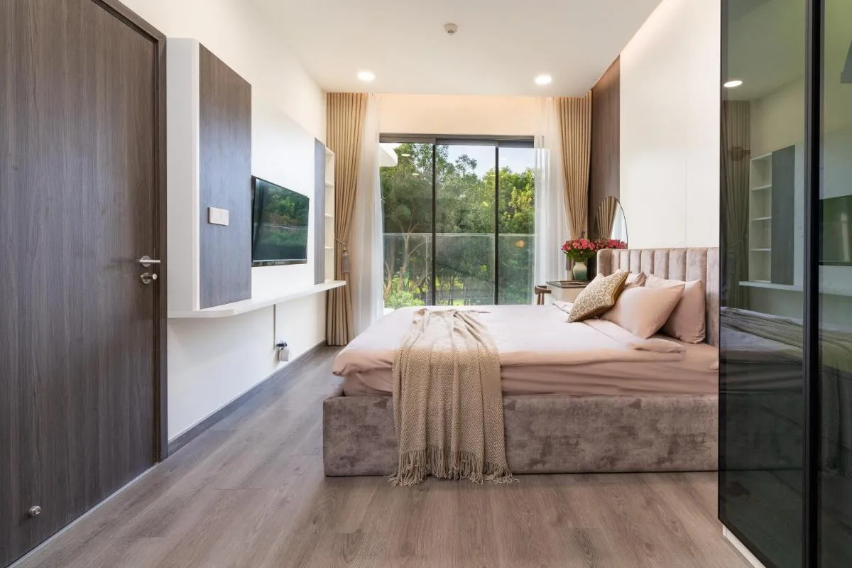 Image 3 of Luxury 3BR Apartment 121m – Resort Pool & Gym – Near Aeon Mall