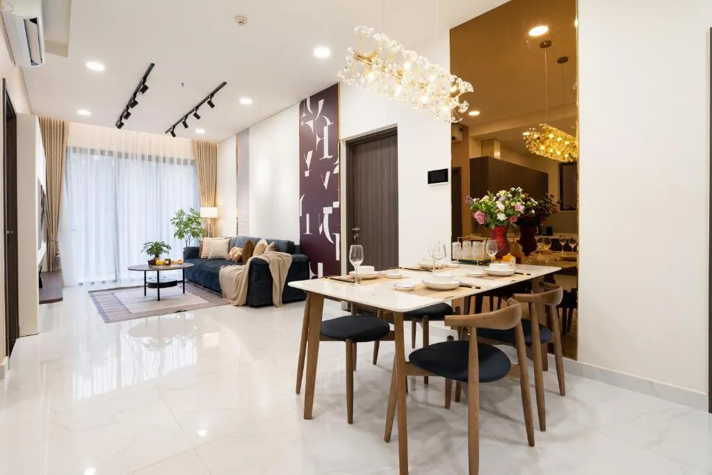 Image 1 of Luxury 3BR Apartment 121m – Resort Pool & Gym – Near Aeon Mall