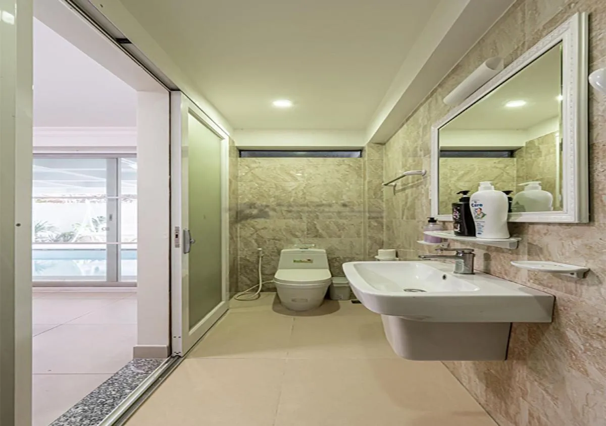 Image 3 of Luxury 4-Bedroom Villa with Private Pool & Billiards Table