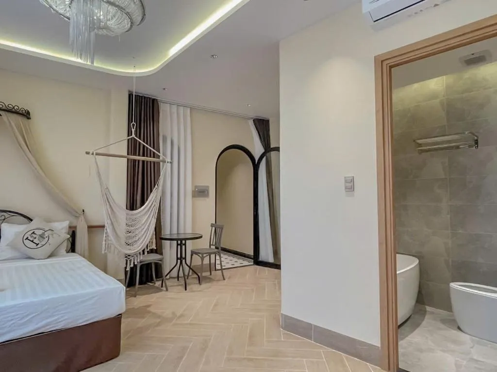 Image 1 of Luxury 5 bedroom townhouse in the city centre
