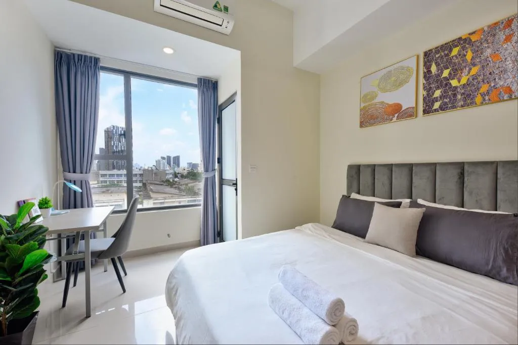 Image 1 of Macy Apt @ Rivergate – Infinity Pool. Center Ben Thanh
