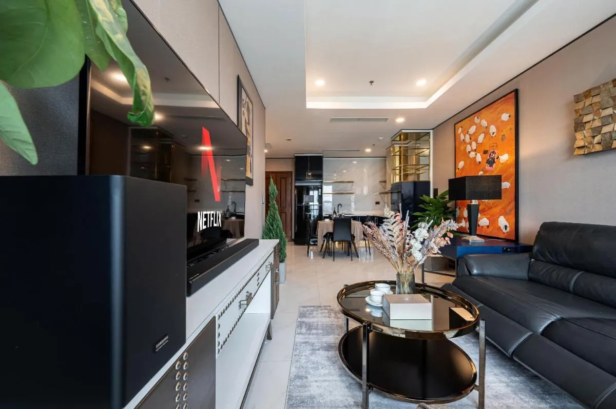 Image 5 of Madison modern 2br unit