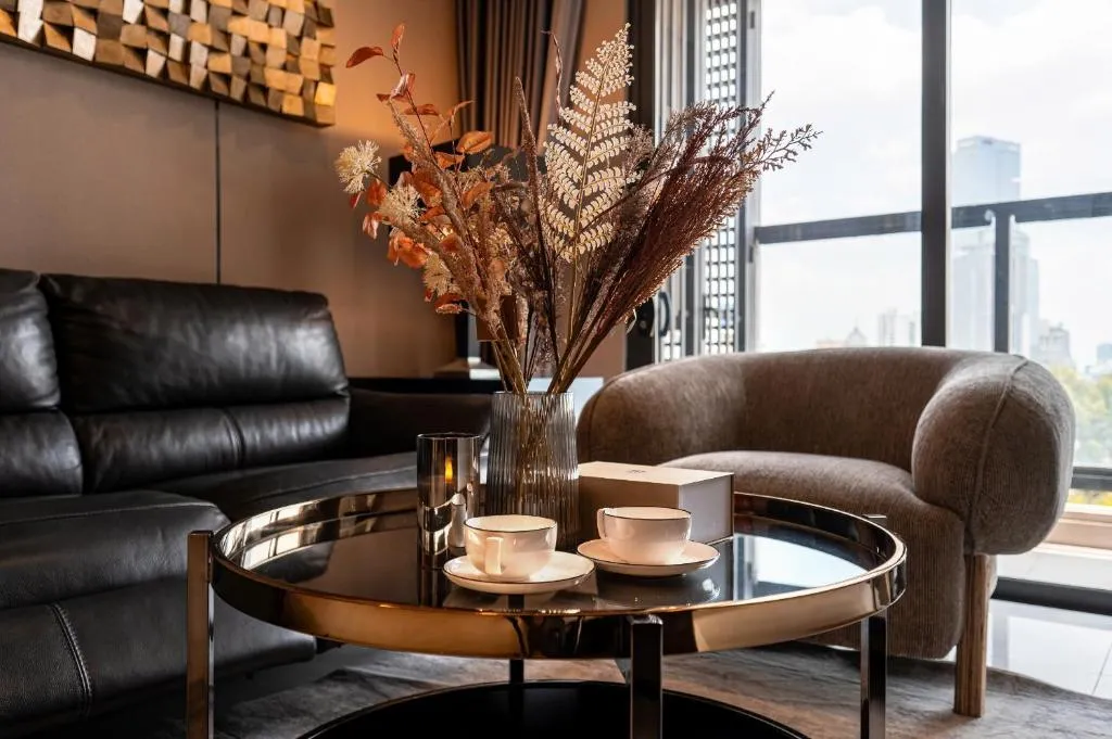 Image 1 of Madison modern 2br unit