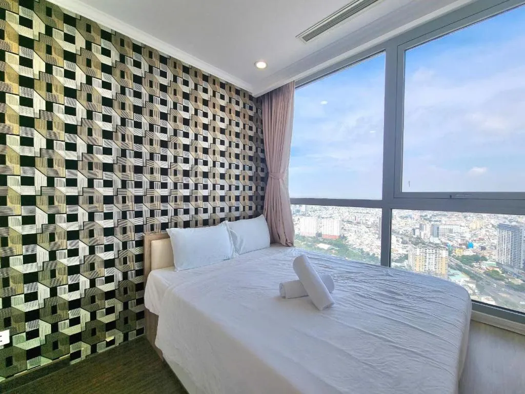 Image 1 of Premium Vinhomes Landmark Apartment