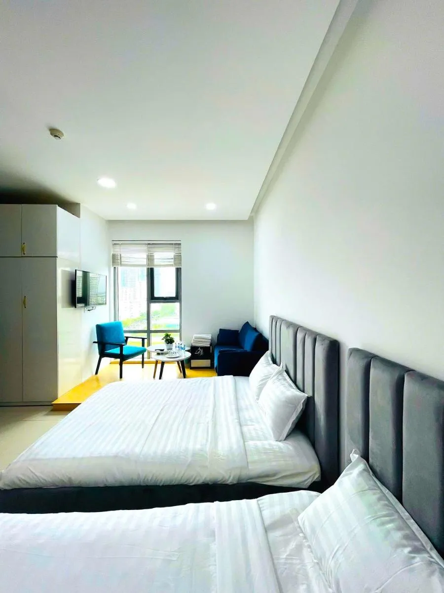Image 4 of SECC – Diamond Suite Golden King