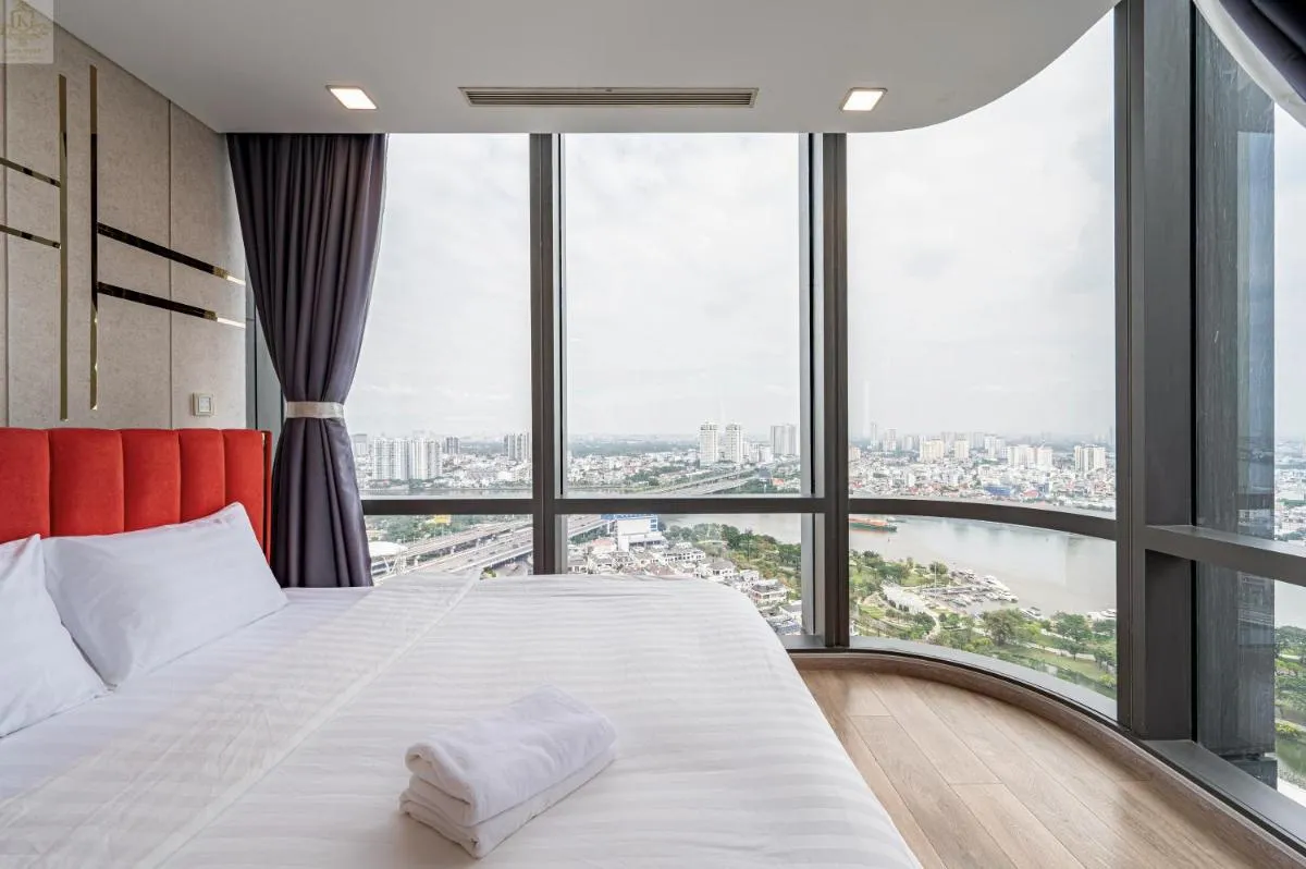 Image 3 of Saigon Riverside Landmark 81 Center Suite