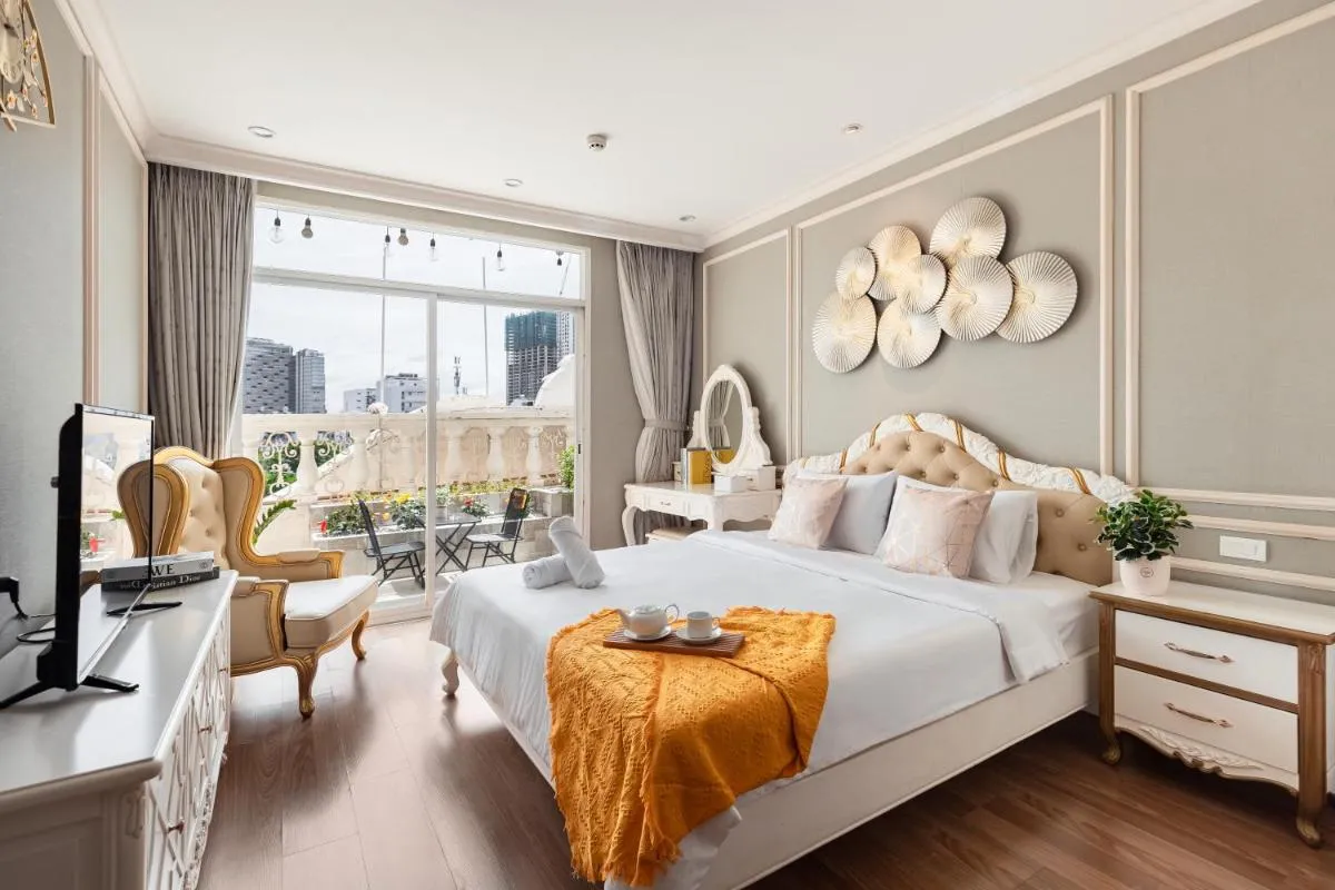 Image 2 of Spacious 4BR apat at Saigon Centre with pool, supermarket, view