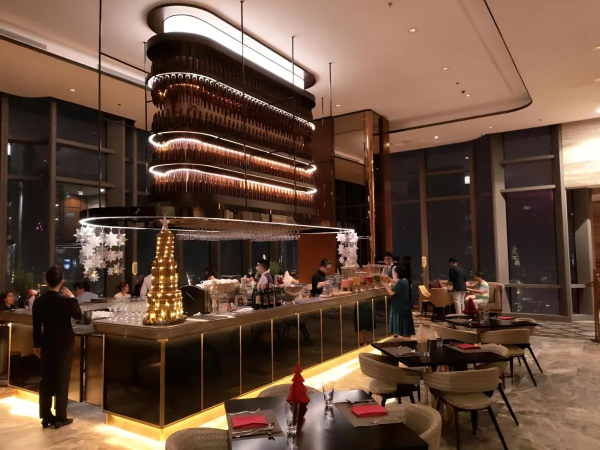 Image 5 of The Peak Suite at Landmark Plus