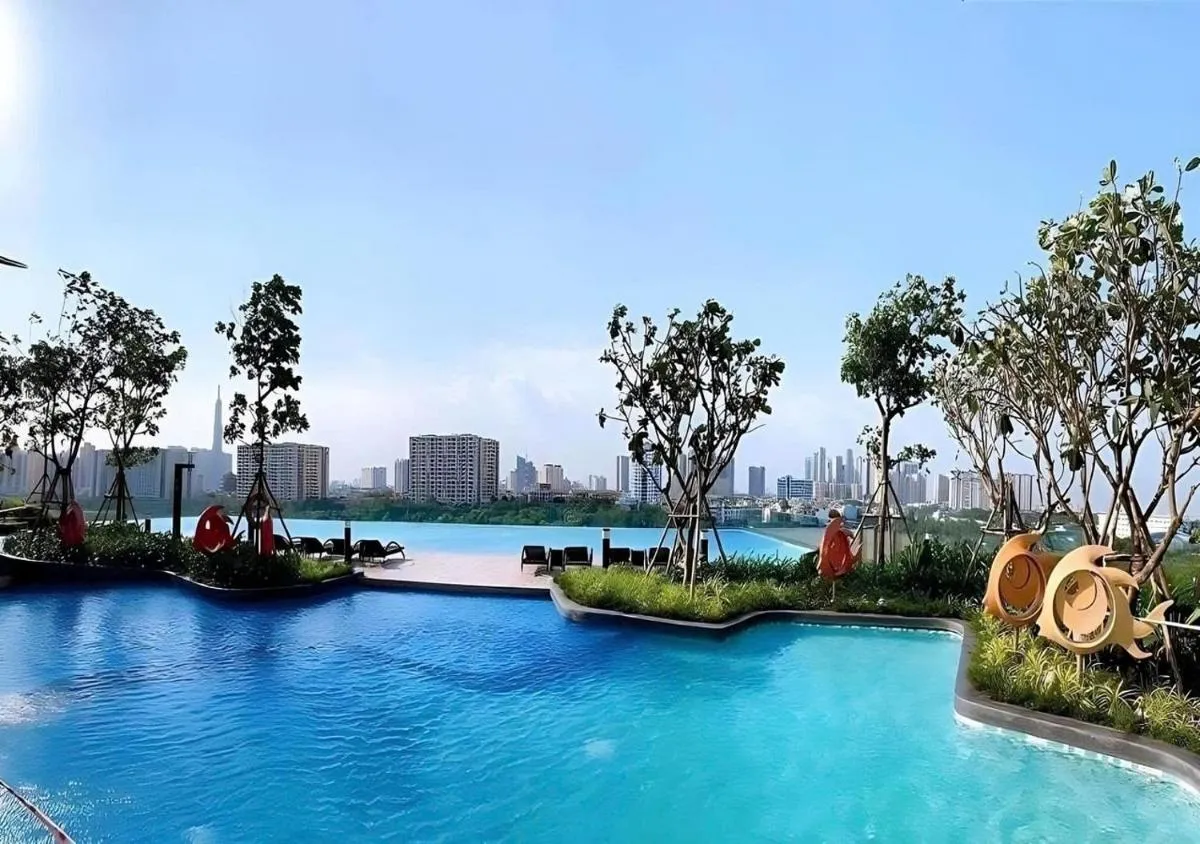 Image 5 of The Sun Avenue Sky & River View